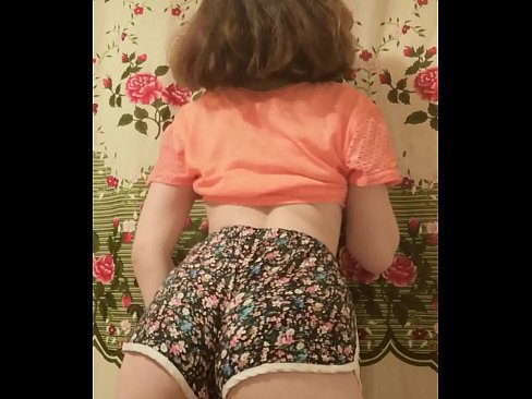 ❤️ Sexy junges Babe zieht ihre Shorts vor der Kamera aus Porno bei de.pornhdvideos.ru ❌❤