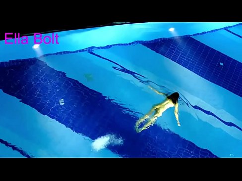 ❤️ Ich kann nicht aufhören zuzusehen, junge Blondine beim Nacktschwimmen im Pool des ELLA BOLT Resorts erwischt Porno bei de.pornhdvideos.ru ❌❤