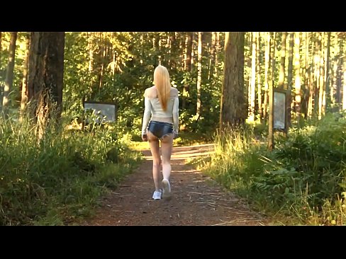 ❤️ Schöne Frau bewegt sich langsam, nicht nackt Video Porno bei de.pornhdvideos.ru ❌❤